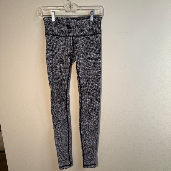 Lululemon Women’s High Rise Wunder Under Luxtreme Leggings, Size 4, Blk & Wht - Picture 1 of 13